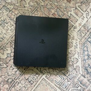 ps4 cheap good condition with controller(black)